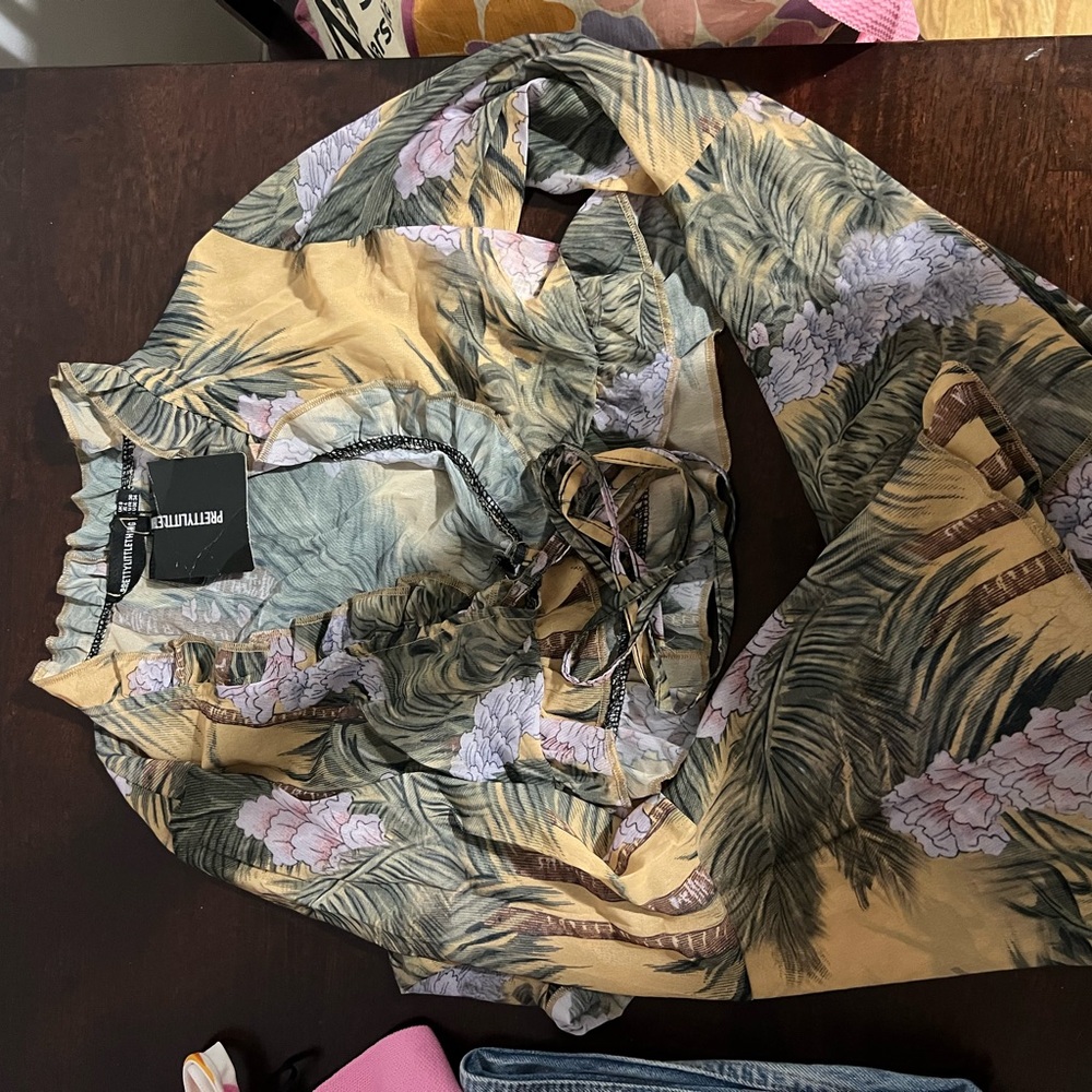 PrettyLittleThing Multicolor Floral Dress